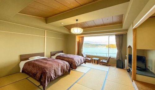 Standard Twin Room with Sea View