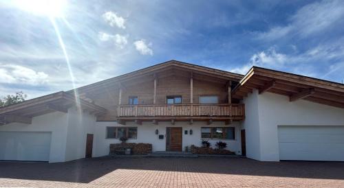 Three-Bedroom Apartment with Mountain View