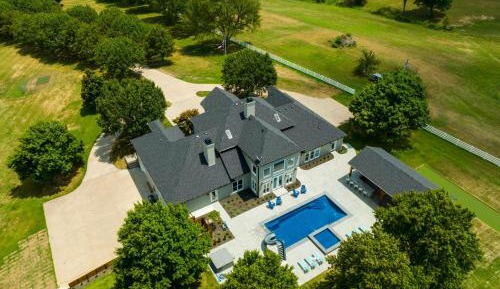 Six-Bedroom Holiday Home