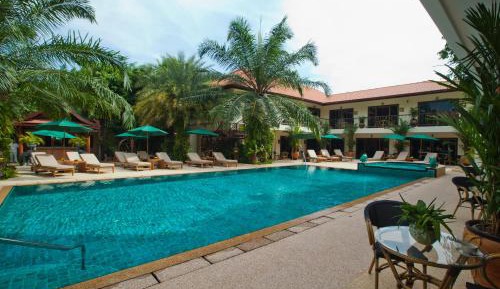 Superior Studio with pool view 