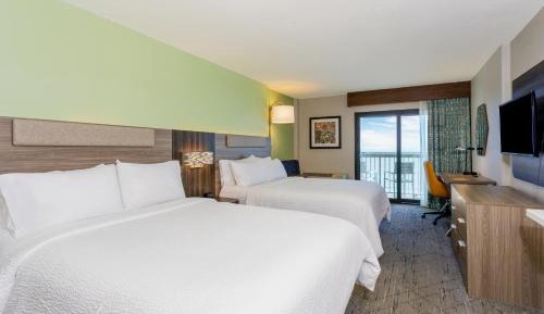 Queen Room with Two Queen Beds - Oceanfront- Non-Smoking