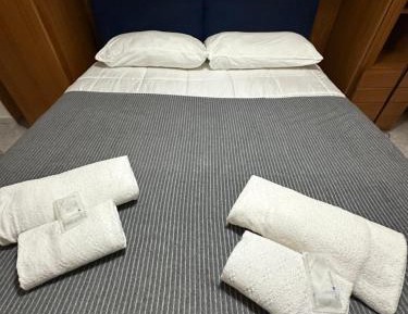 Standard Double Room with Shared Bathroom