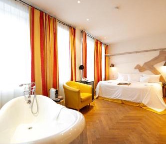 Junior Suite (2 Adults)