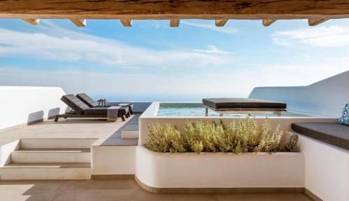 Grand Suite with Sea View & Heated Plunge Pool