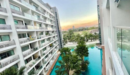 Studio Apartment with Balcony