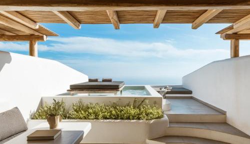 Junior Suite with Sea View and Heated Plunge Pool
