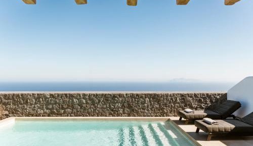 Executive Suite with Sea View and Swimming Pool