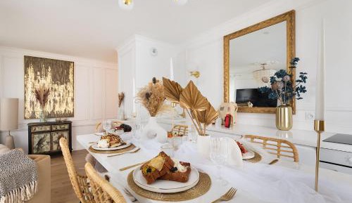 Three-Bedroom Deluxe Apartment