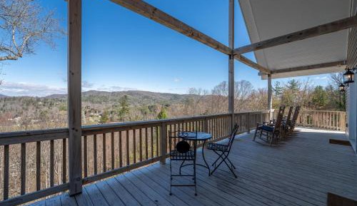 Two-Bedroom Holiday Home