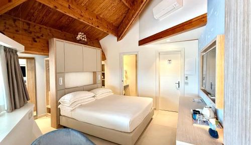 Deluxe Double Room with Sea View