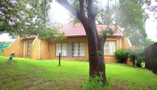 One-Bedroom Apartment with Garden