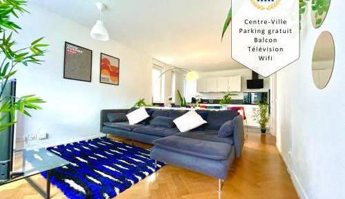 Five-Bedroom Deluxe Apartment