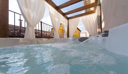 Suite with Hot Tub
