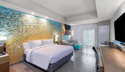 Guest room, 1 King, Balcony