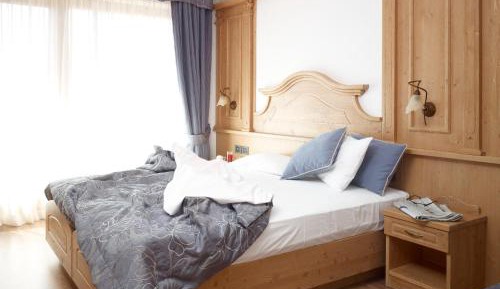 Junior Suite with Mountain View