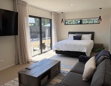 Deluxe King Studio