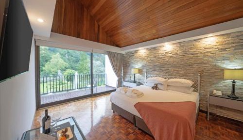 King Suite with Garden View - Non Smoking
