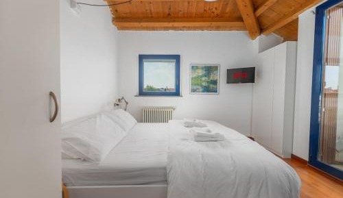 Superior One-Bedroom Apartment with Balcony