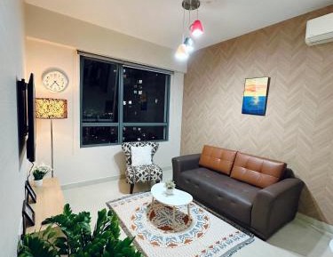 One-Bedroom Apartment with City View