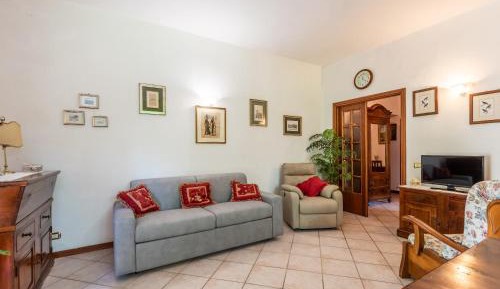 Superior One-Bedroom Apartment