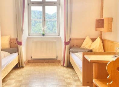 Twin Room with Mountain View