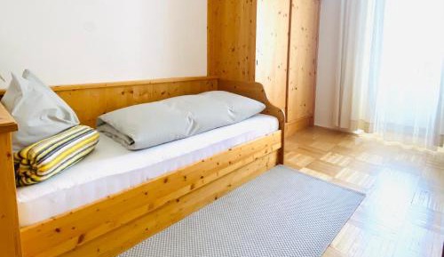 Single Room with Mountain View