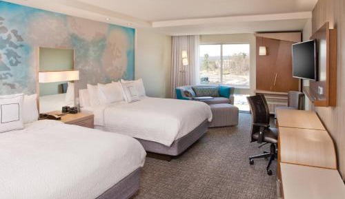 Deluxe Queen Room