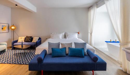 Deluxe King Suite
