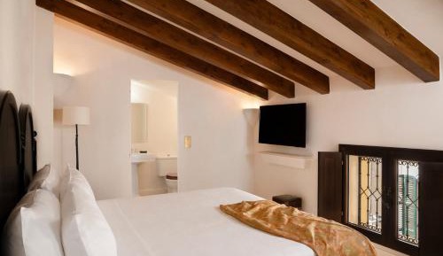 Deluxe Family Suite