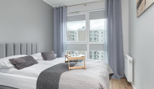 One-Bedroom Apartment with Balcony
