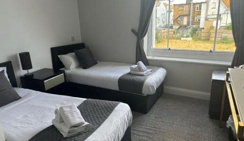Standard Twin Room