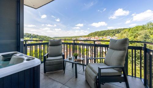Superior One-Bedroom Apartment with Balcony