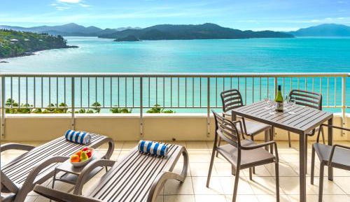 Sea View Whitsunday Apartment Level 13 W1302 (Non-Serviced)