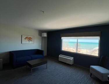 King Suite with Single Sofa Bed