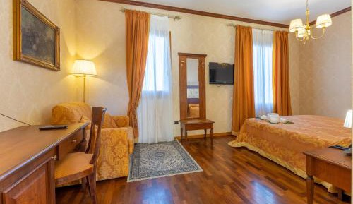 Double Room with Spa Bath