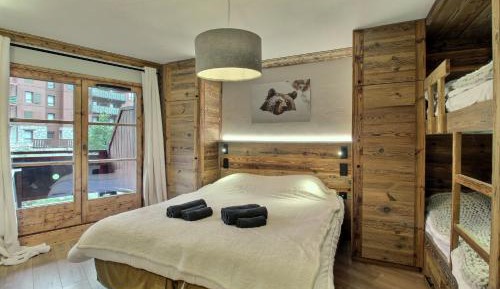 One-Bedroom Apartment with Balcony and Mountain View  