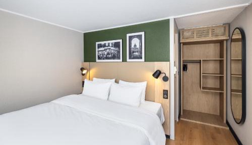 Superior Room - 1 King Bed