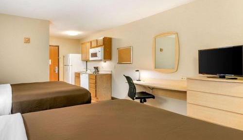 Queen Room with Two Queen Beds - Non-Smoking