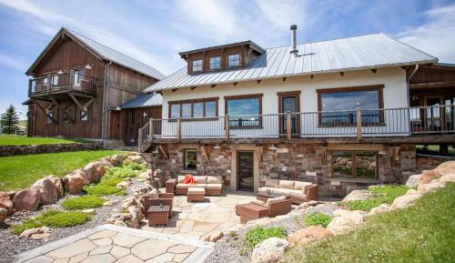 Four-Bedroom Holiday Home
