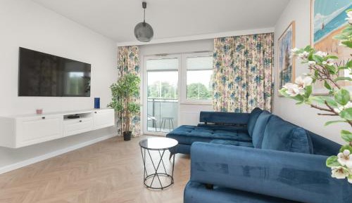 One-Bedroom Apartment with Balcony