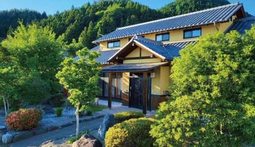 Three-Bedroom Holiday Home 