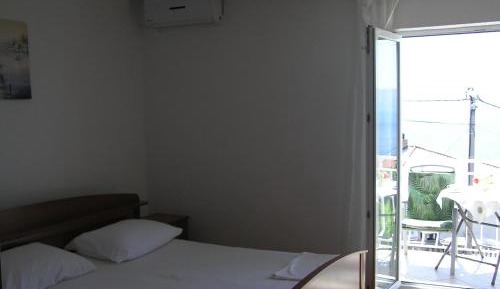 Deluxe Double Room with Balcony and Sea View