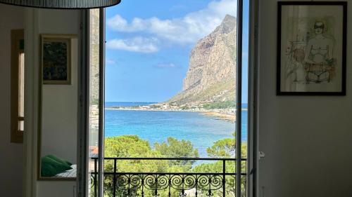 Two-Bedroom Apartment with Terrace and Sea View