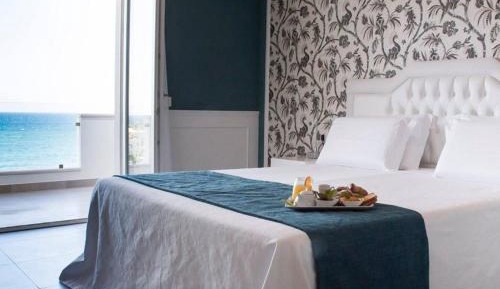 Deluxe Suite with Sea View