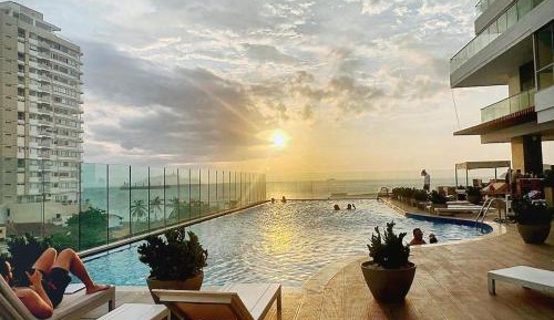 One-Bedroom Apartment with Sea View and Balcony