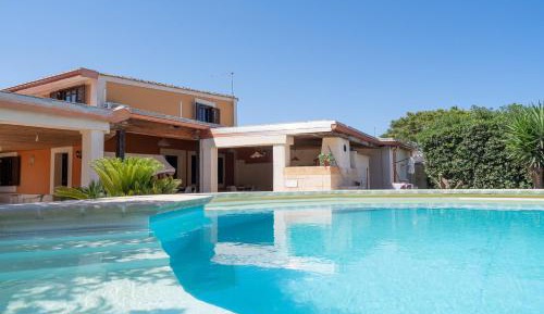Villa with Garden View