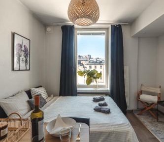 One-Bedroom Apartment