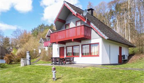 Three-Bedroom Holiday Home 