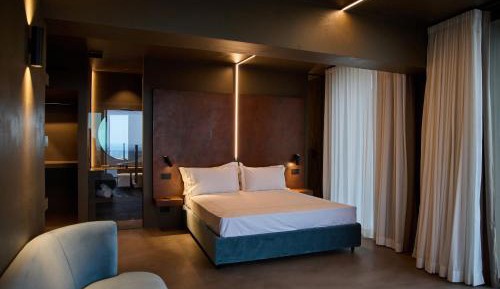 Superior King Suite