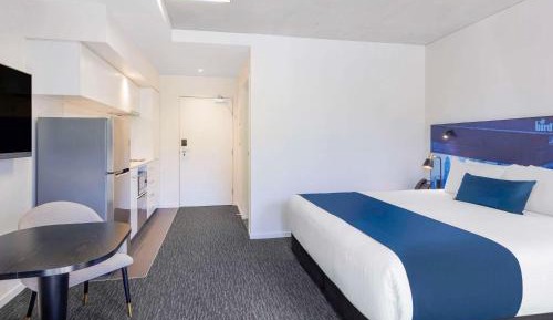 Classic Accessible Twin Suite with Balcony